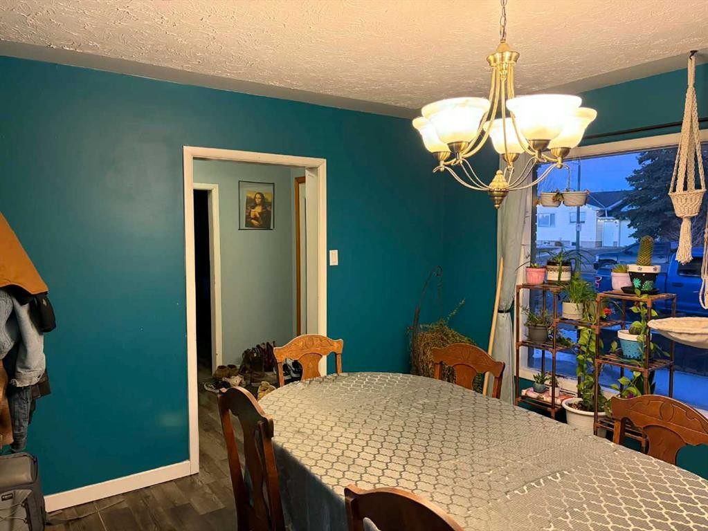 1216 23 Street North, Lethbridge, AB