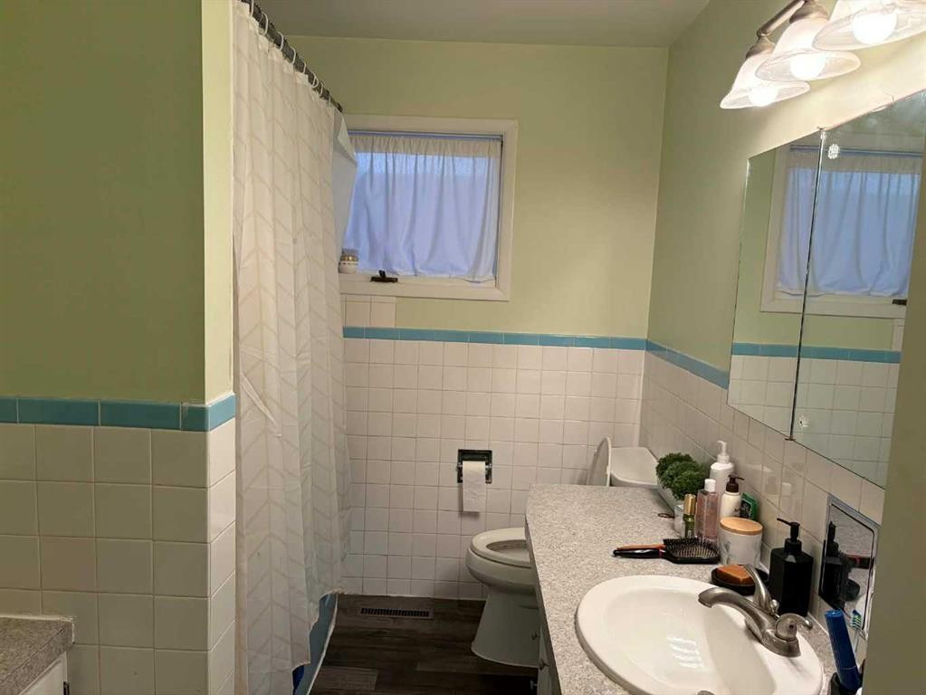 1216 23 Street North, Lethbridge, AB