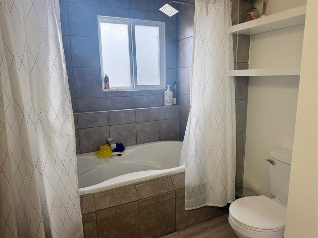 2106 7 Ave, Fort Macleod, AB - Indoor Photo Showing Bathroom