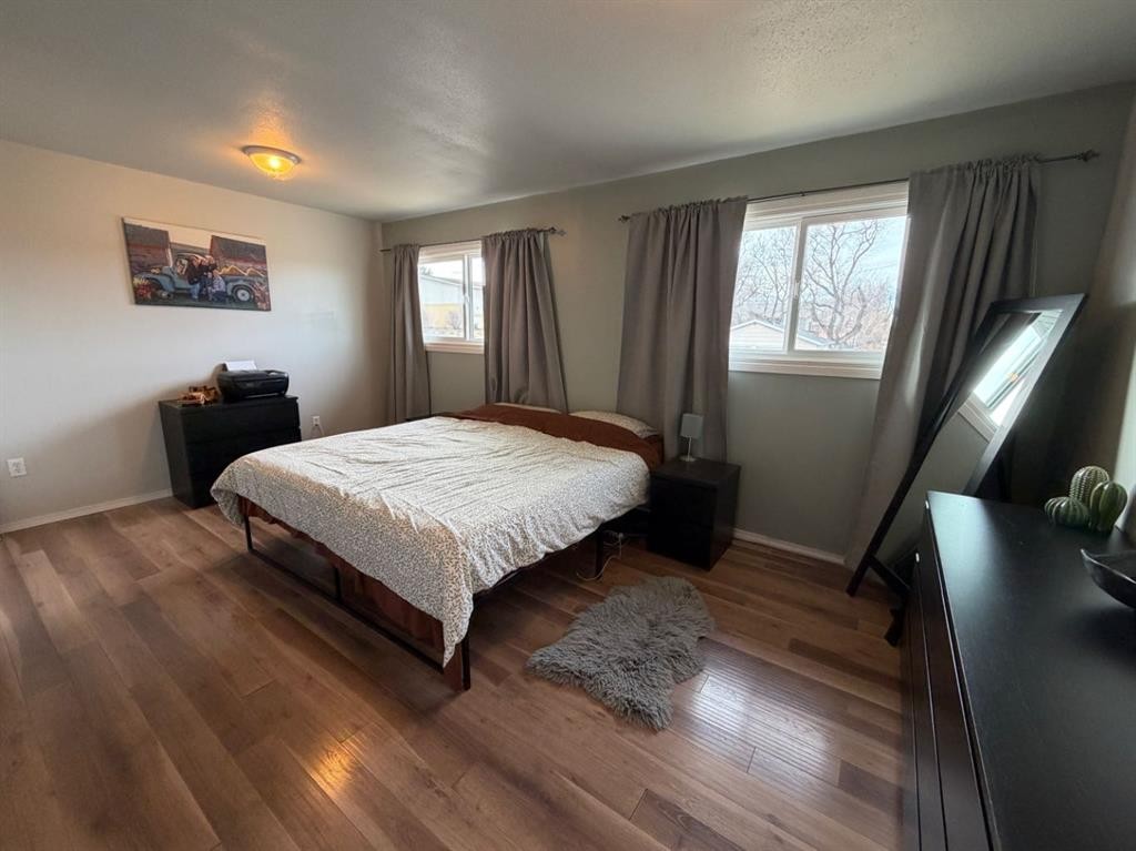 2106 7 Ave, Fort Macleod, AB - Indoor Photo Showing Bedroom