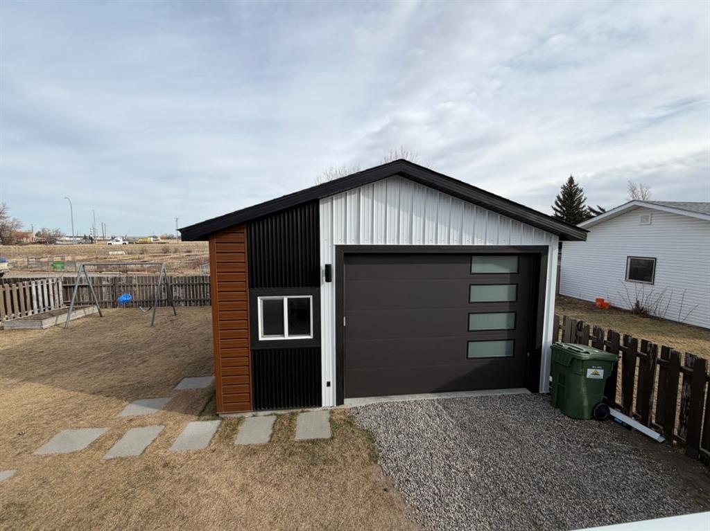 2106 7 Ave, Fort Macleod, AB - Outdoor With Exterior