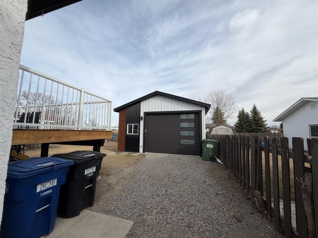 2106 7 Ave, Fort Macleod, AB - Outdoor With Exterior