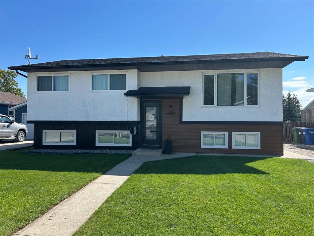 2106 7 Ave, Fort Macleod, AB - Outdoor With Facade