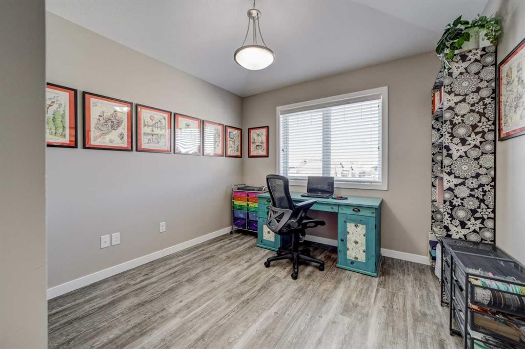 1961 Parkside Way, Coaldale, AB - Indoor Photo Showing Other Room