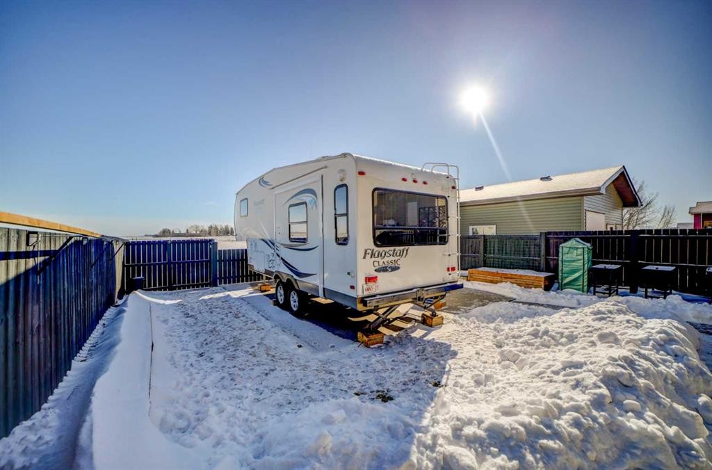 1961 Parkside Way, Coaldale, AB - Outdoor