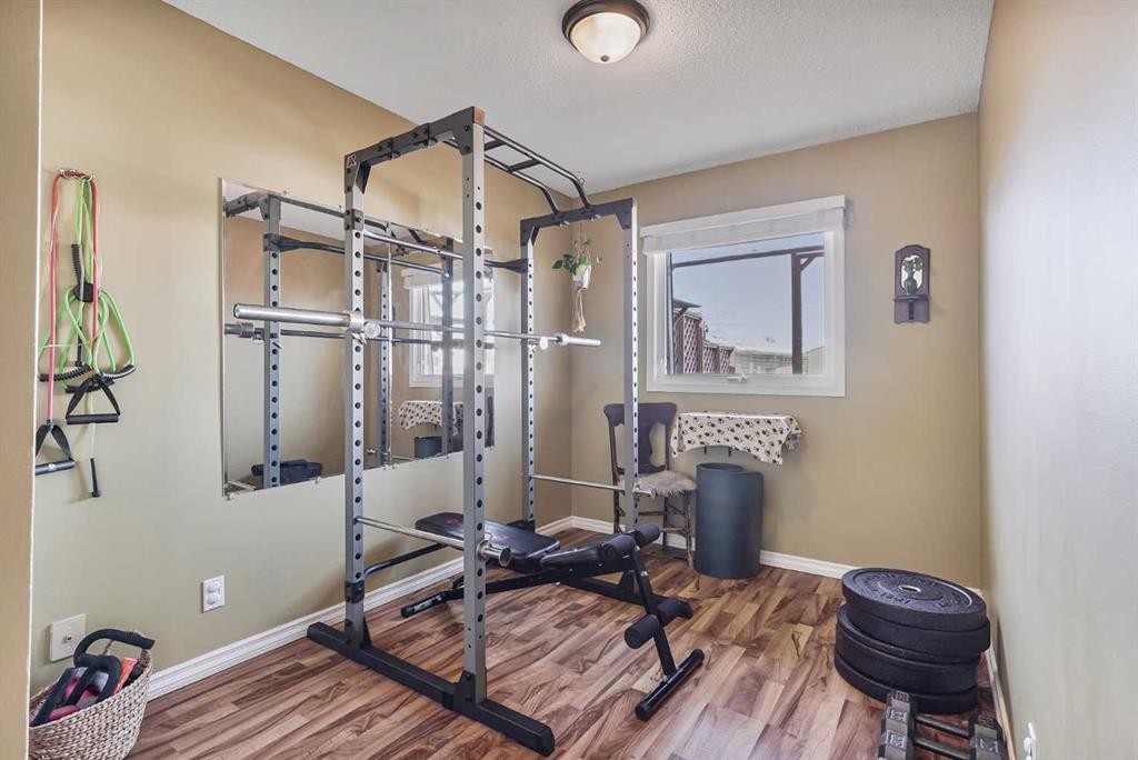 98 Eagle Road North, Lethbridge, AB - Indoor