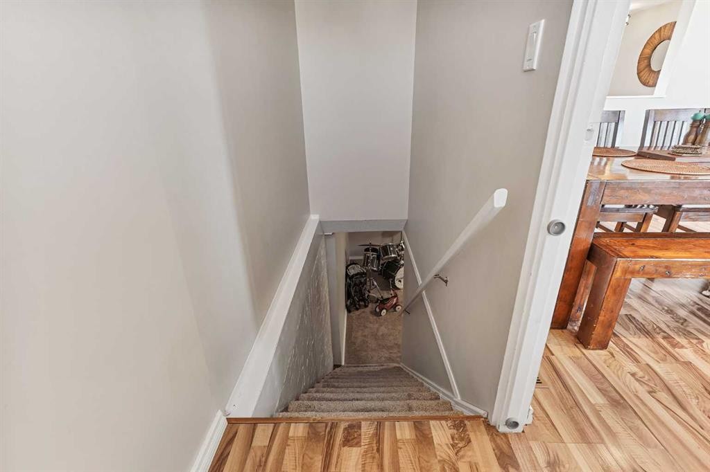 98 Eagle Road North, Lethbridge, AB - Indoor Photo Showing Other Room