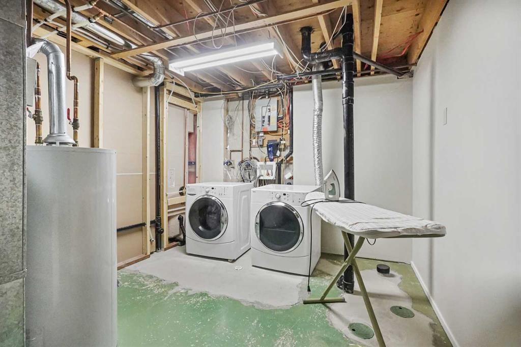 98 Eagle Road North, Lethbridge, AB - Indoor Photo Showing Laundry Room