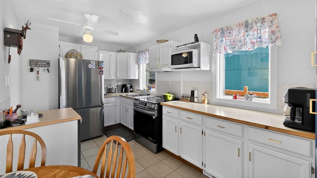 11 Mountain Vista Drive, Hill Spring, AB - Indoor