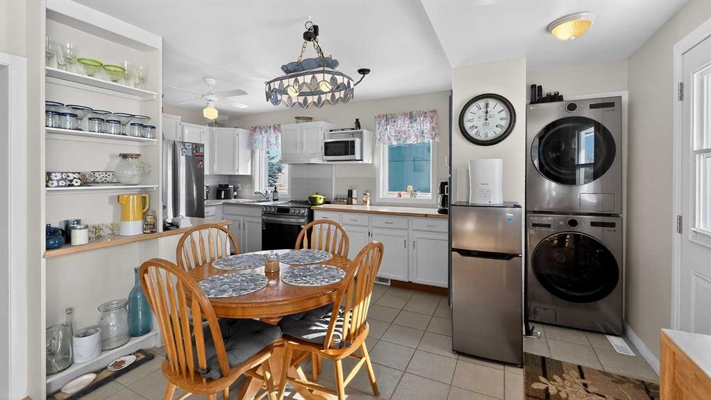 11 Mountain Vista Drive, Hill Spring, AB - Indoor Photo Showing Dining Room