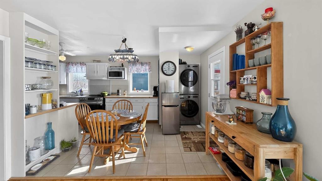 11 Mountain Vista Drive, Hill Spring, AB - Indoor