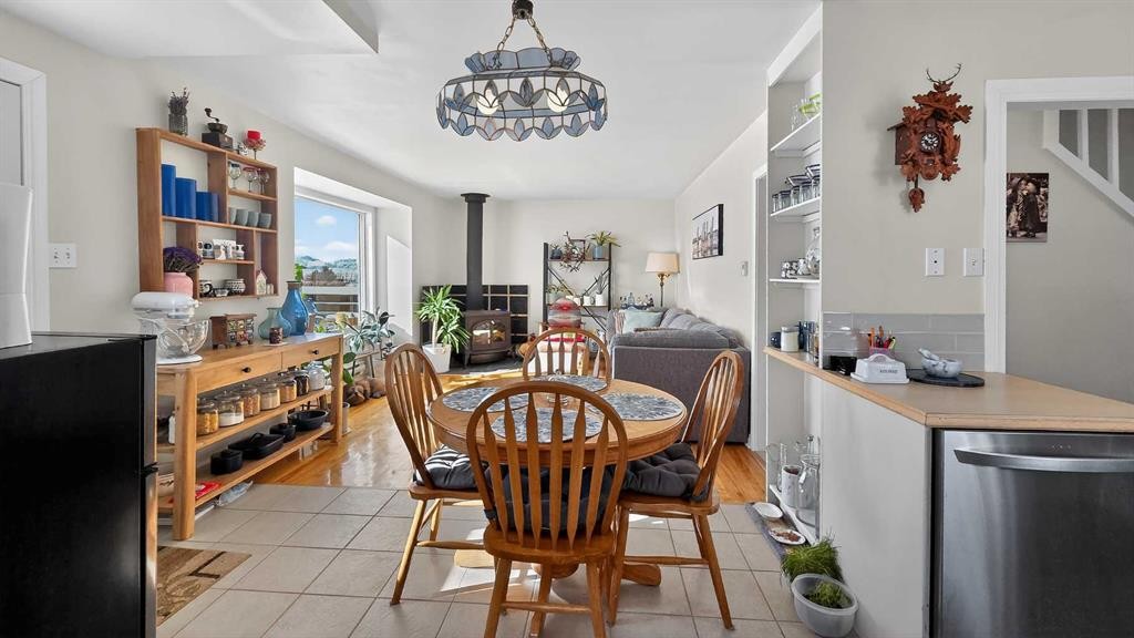 11 Mountain Vista Drive, Hill Spring, AB - Indoor Photo Showing Dining Room