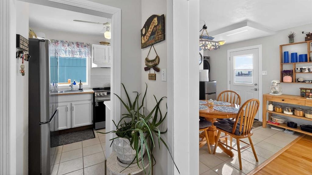 11 Mountain Vista Drive, Hill Spring, AB - Indoor