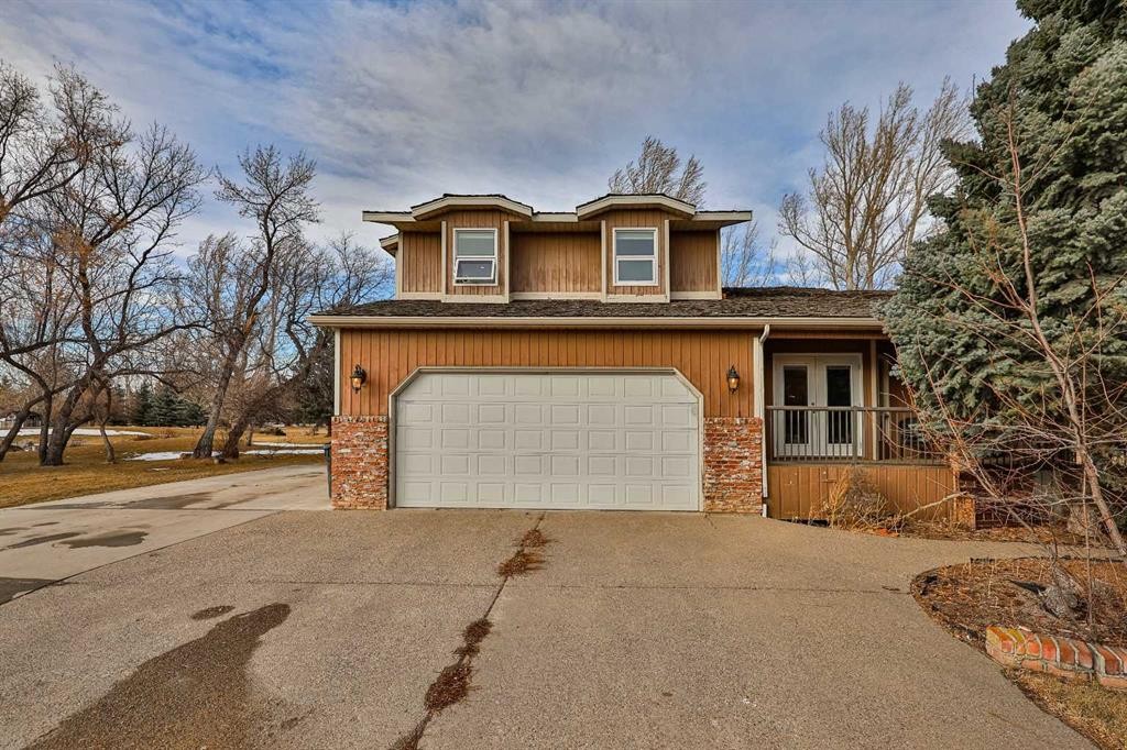 182 S 3 Street E, Magrath, AB - Outdoor