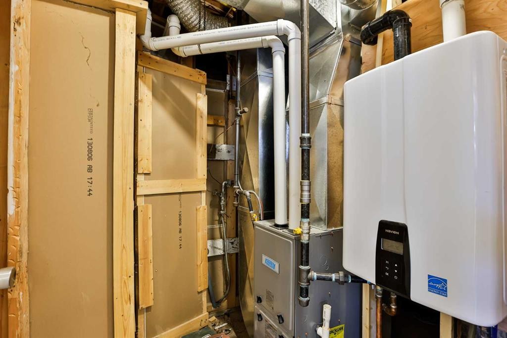 1019 7 Street North, Lethbridge, AB - Indoor Photo Showing Basement