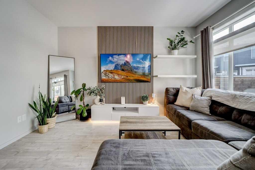 2-458 Highlands Boulevard West, Lethbridge, AB - Indoor Photo Showing Living Room