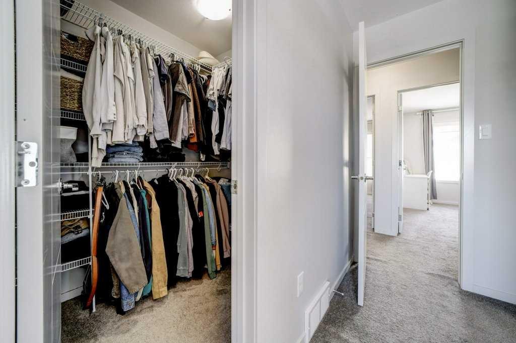 2-458 Highlands Boulevard West, Lethbridge, AB - Indoor With Storage