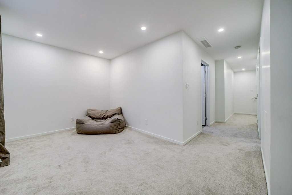 2-458 Highlands Boulevard West, Lethbridge, AB - Indoor Photo Showing Other Room