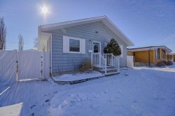 2306 15 Avenue SOUTH Lethbridge, AB T1K 0X6