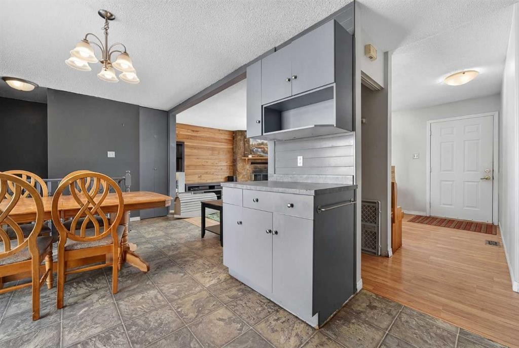 7705 24 Avenue, Coleman, AB - Indoor Photo Showing Kitchen
