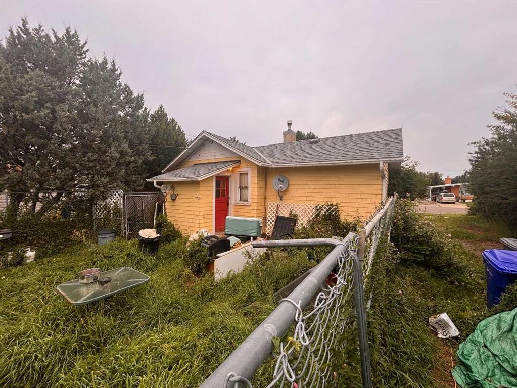 331 50 Avenue, Claresholm, AB - Outdoor