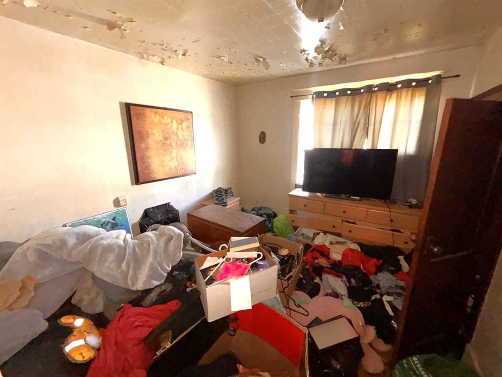 331 50 Avenue, Claresholm, AB - Indoor