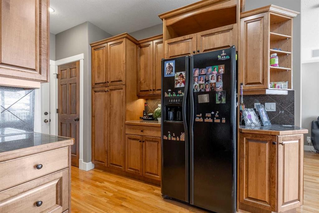 4-369 Canyon Boulevard West, Lethbridge, AB - Indoor