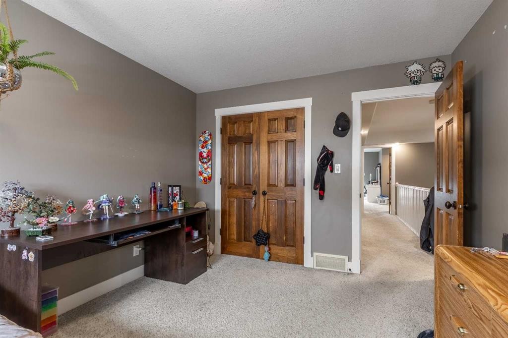 4-369 Canyon Boulevard West, Lethbridge, AB - Indoor