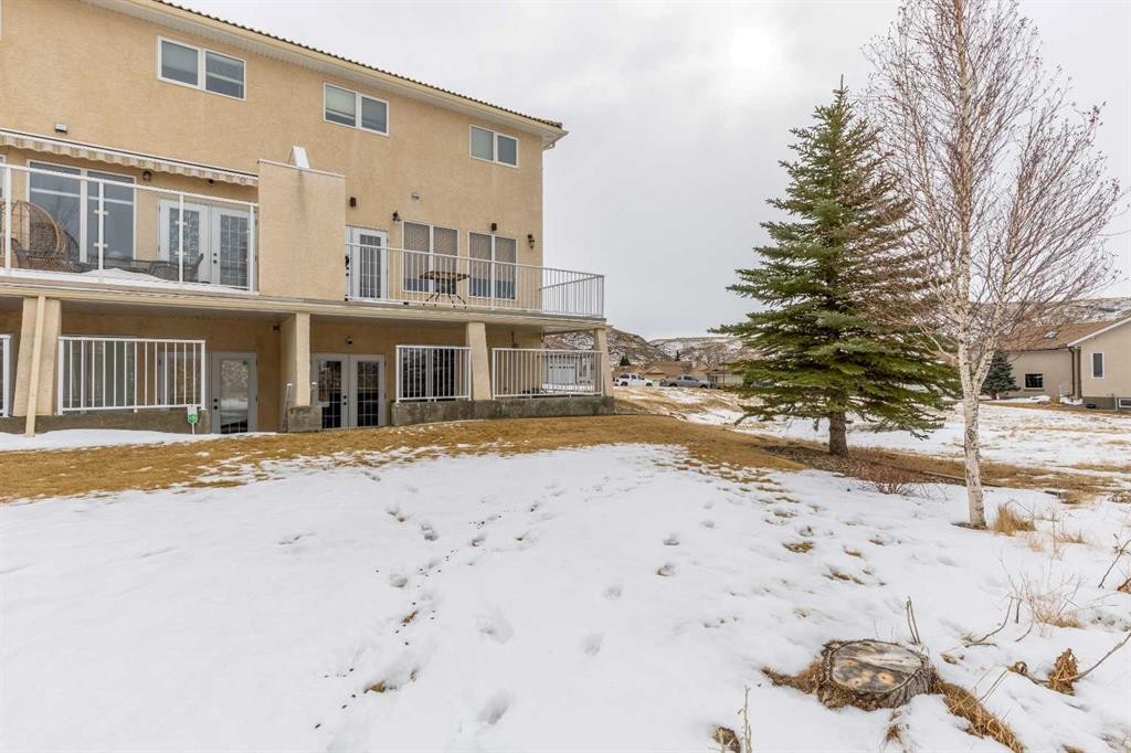 4-369 Canyon Boulevard West, Lethbridge, AB - Outdoor