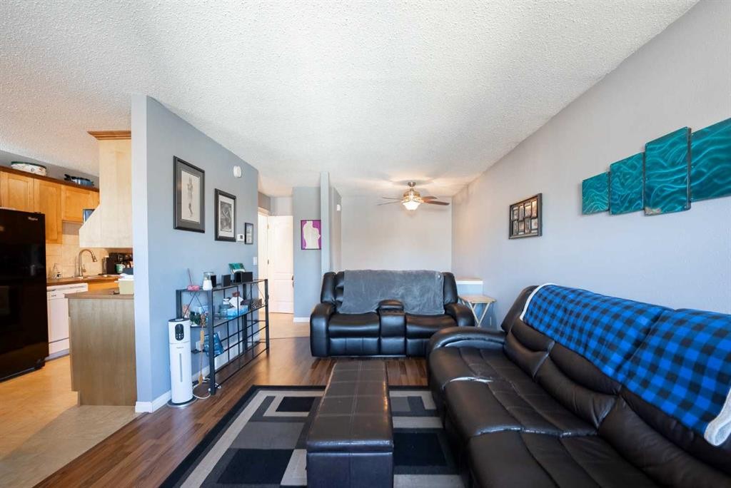 2-29 Meadowlark Boulevard North, Lethbridge, AB - Indoor
