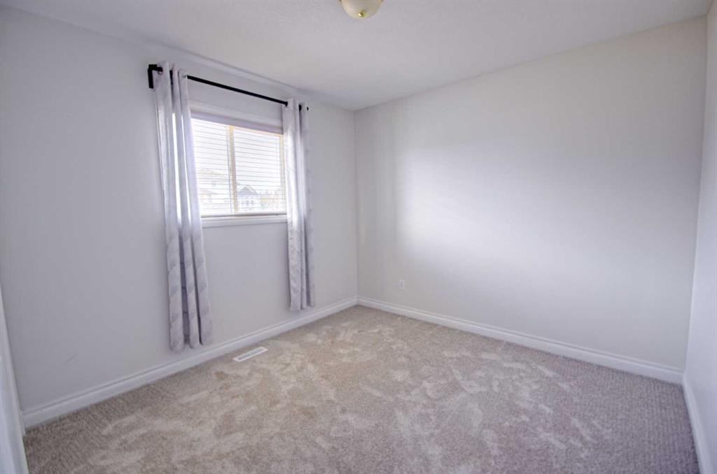 4912 41 St, Taber, AB - Indoor Photo Showing Other Room
