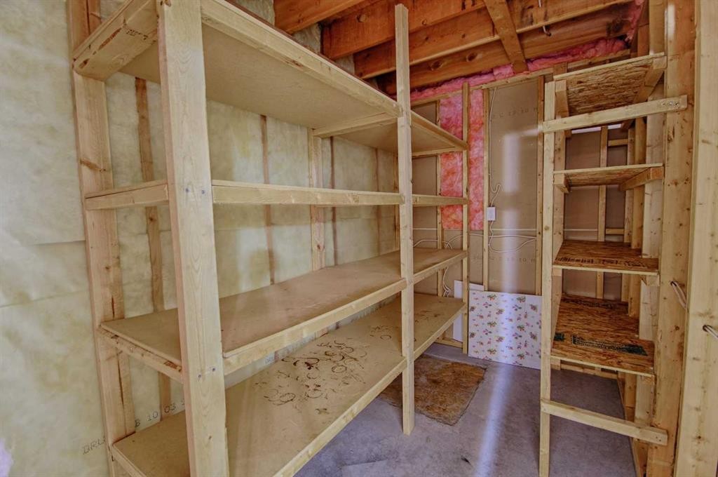 4912 41 St, Taber, AB - Indoor With Storage