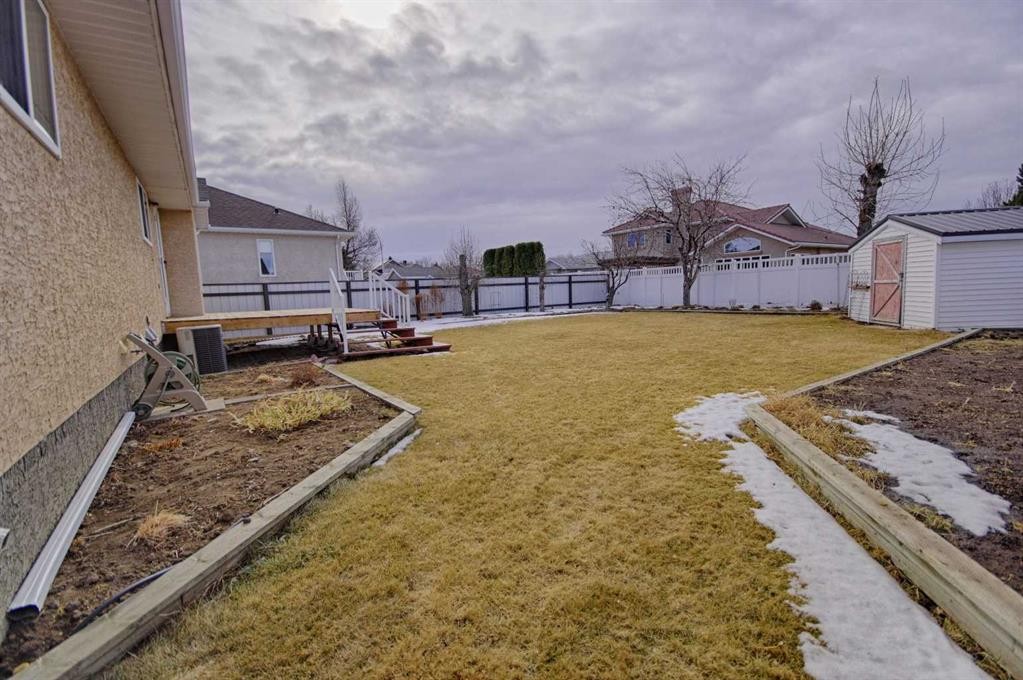 4912 41 St, Taber, AB - Outdoor