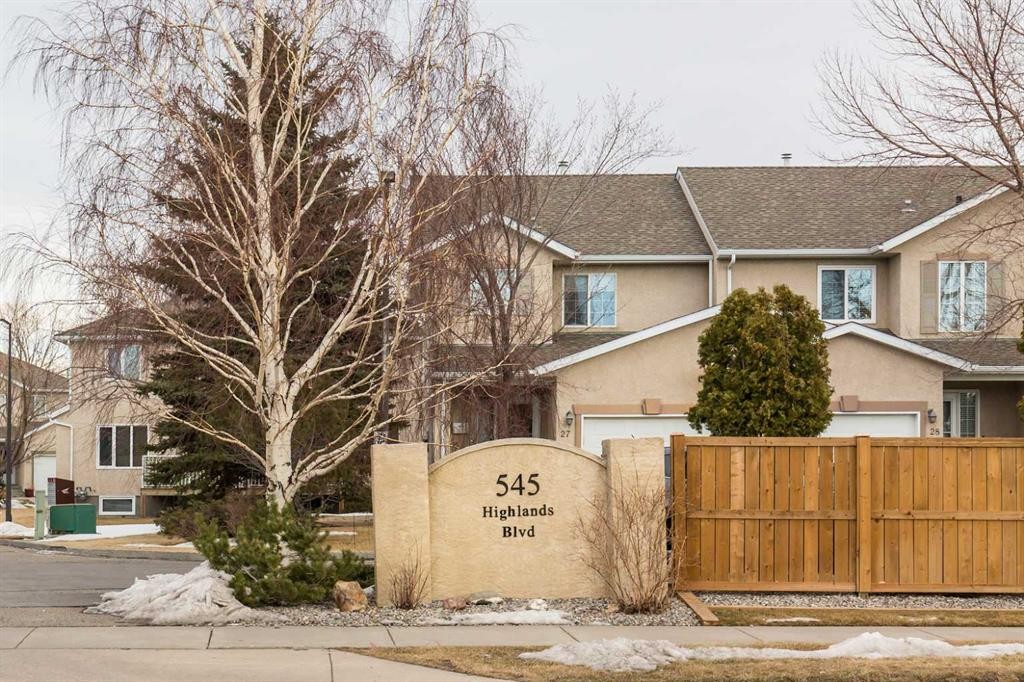 10-545 Highlands Boulevard West, Lethbridge, AB - Outdoor