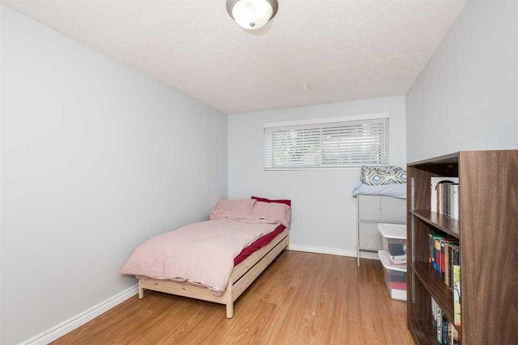 93 Simon Fraser Boulevard West, Lethbridge, AB