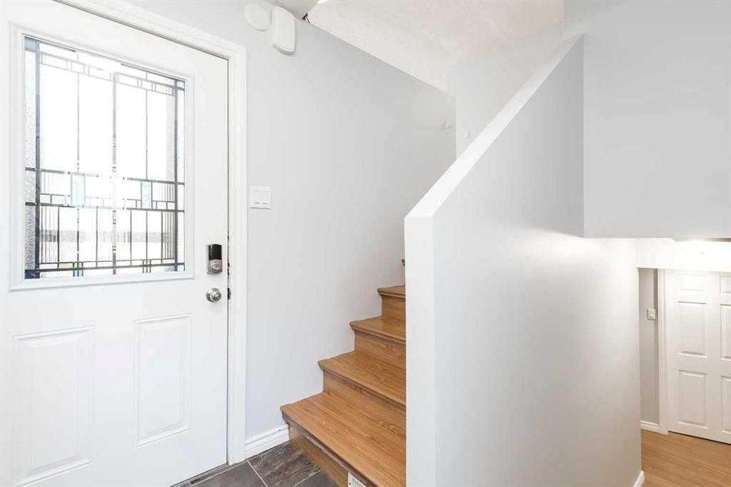 93 Simon Fraser Boulevard West, Lethbridge, AB