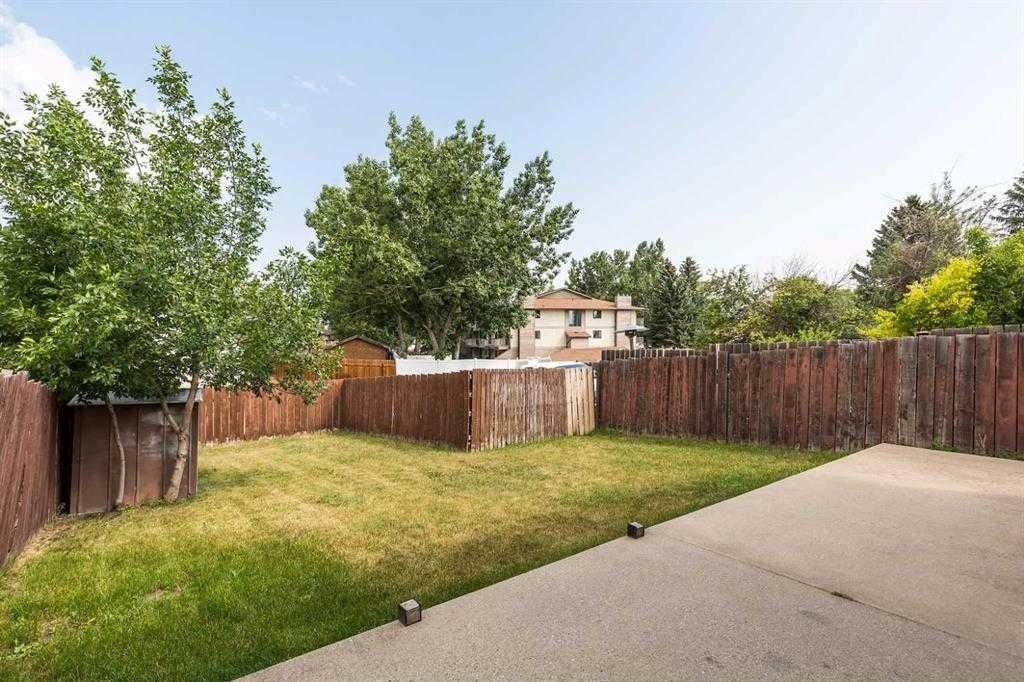 93 Simon Fraser Boulevard West, Lethbridge, AB