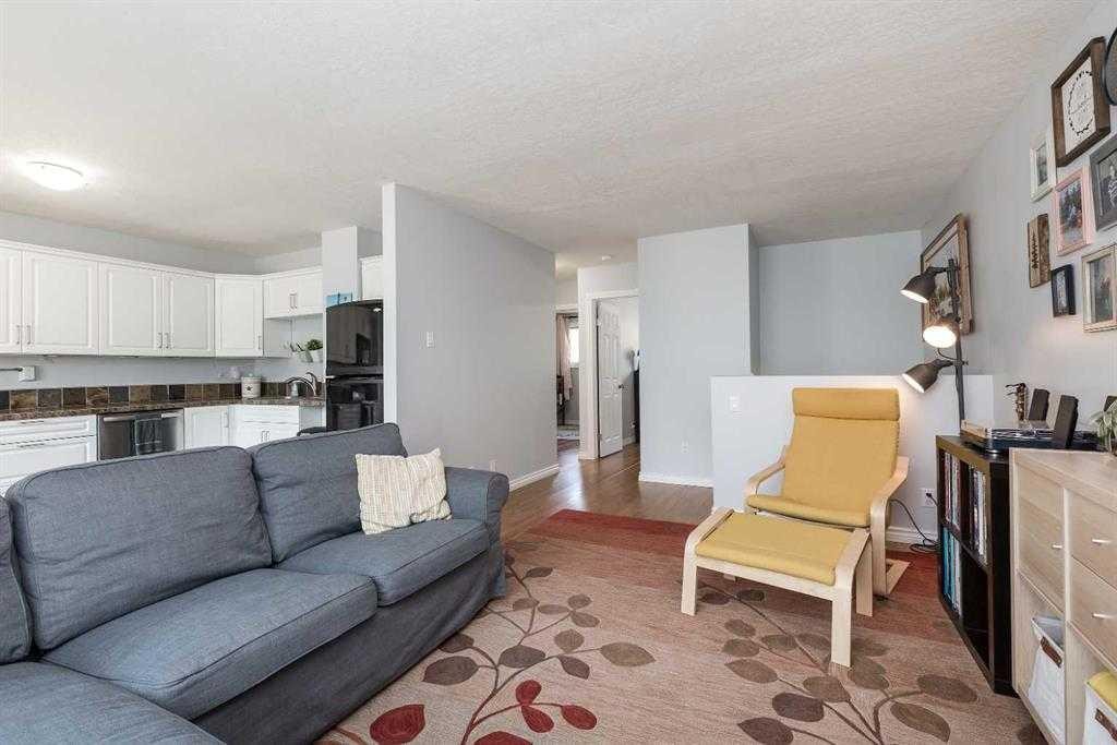 93 Simon Fraser Boulevard West, Lethbridge, AB