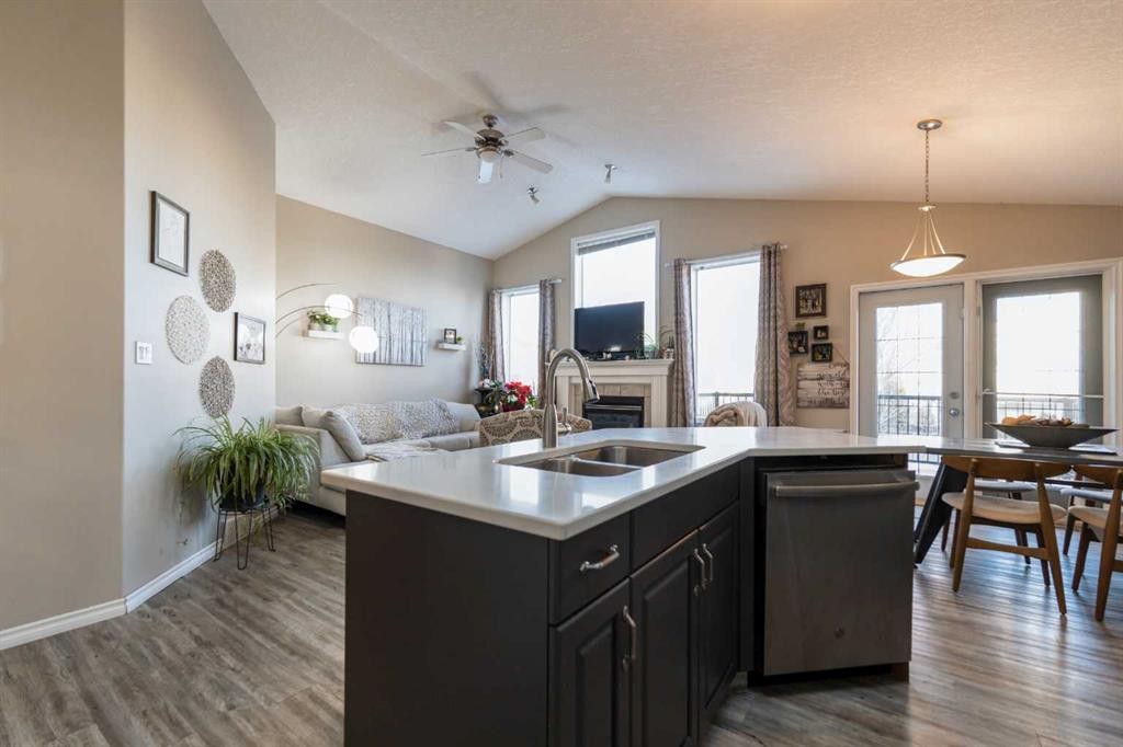 65 Heritage Circle West, Lethbridge, AB - Indoor