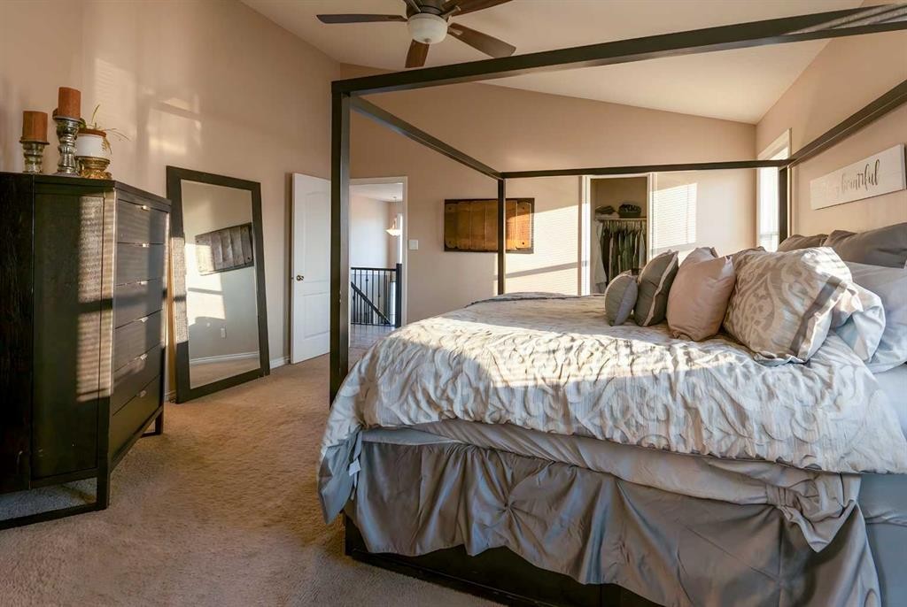 65 Heritage Circle West, Lethbridge, AB - Indoor Photo Showing Bedroom