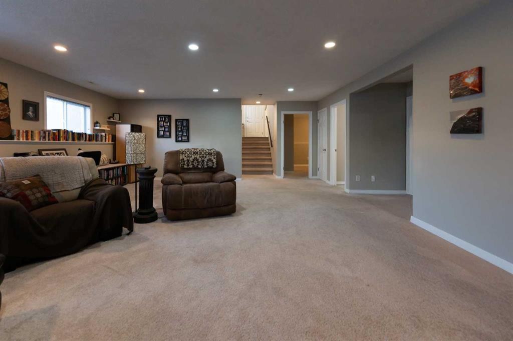 65 Heritage Circle West, Lethbridge, AB - Indoor