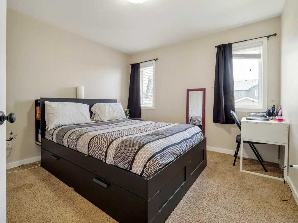 461 Lynx Terrace North, Lethbridge, AB - Indoor Photo Showing Bedroom