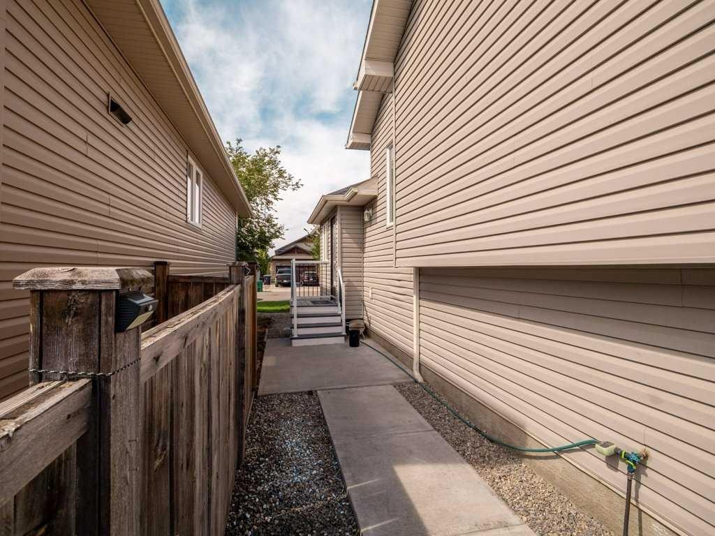 461 Lynx Terrace North, Lethbridge, AB - Outdoor With Exterior