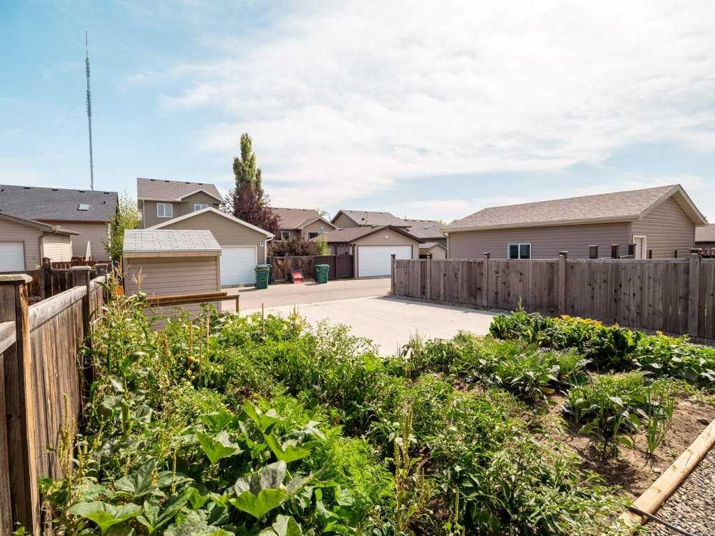 461 Lynx Terrace North, Lethbridge, AB - Outdoor