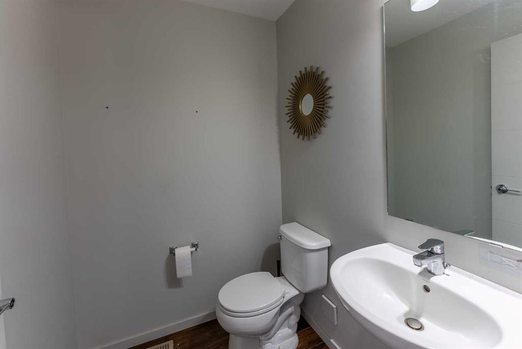 5-478 Highlands Boulevard West, Lethbridge, AB - Indoor Photo Showing Bathroom
