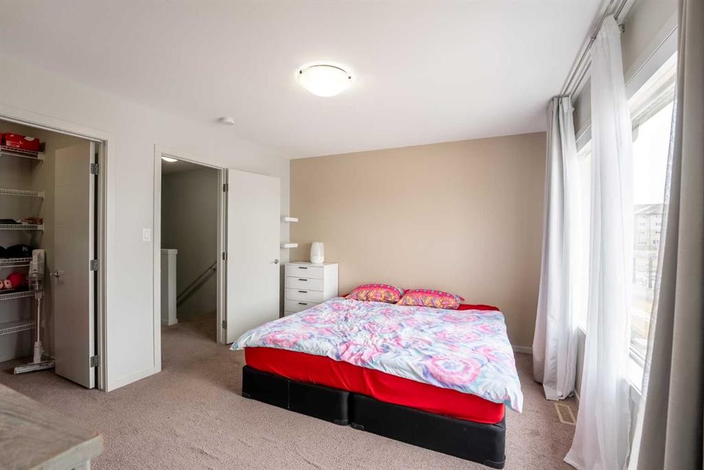 5-478 Highlands Boulevard West, Lethbridge, AB - Indoor Photo Showing Bedroom