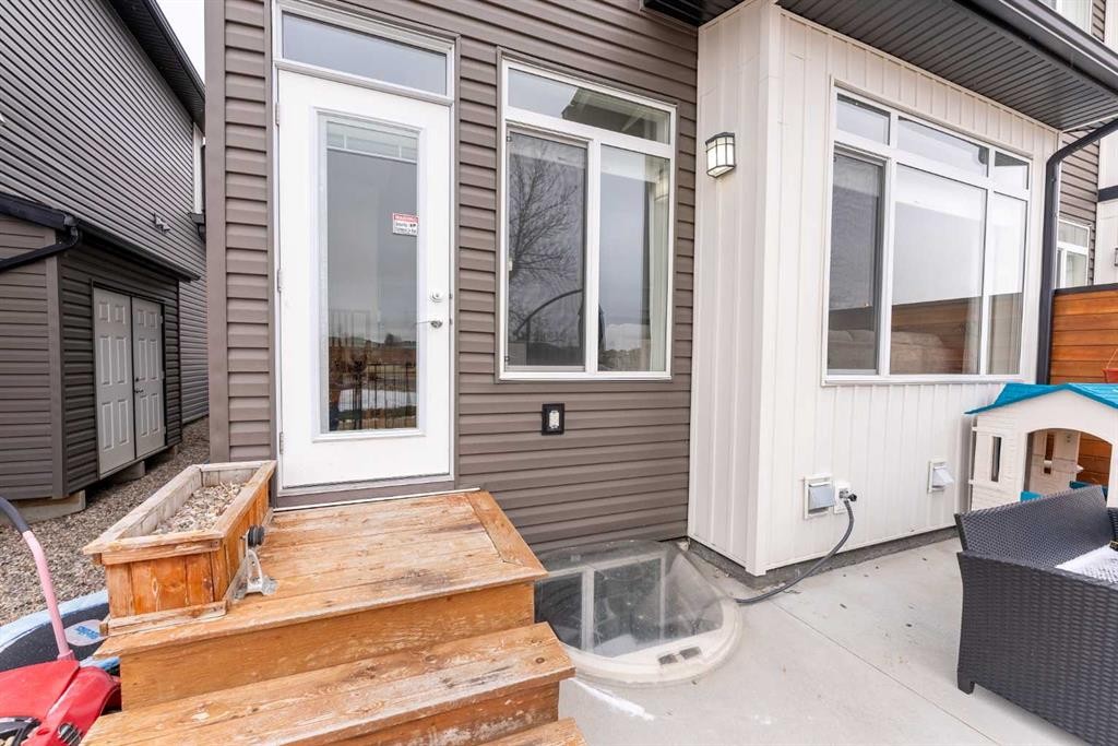 5-478 Highlands Boulevard West, Lethbridge, AB - Outdoor With Exterior