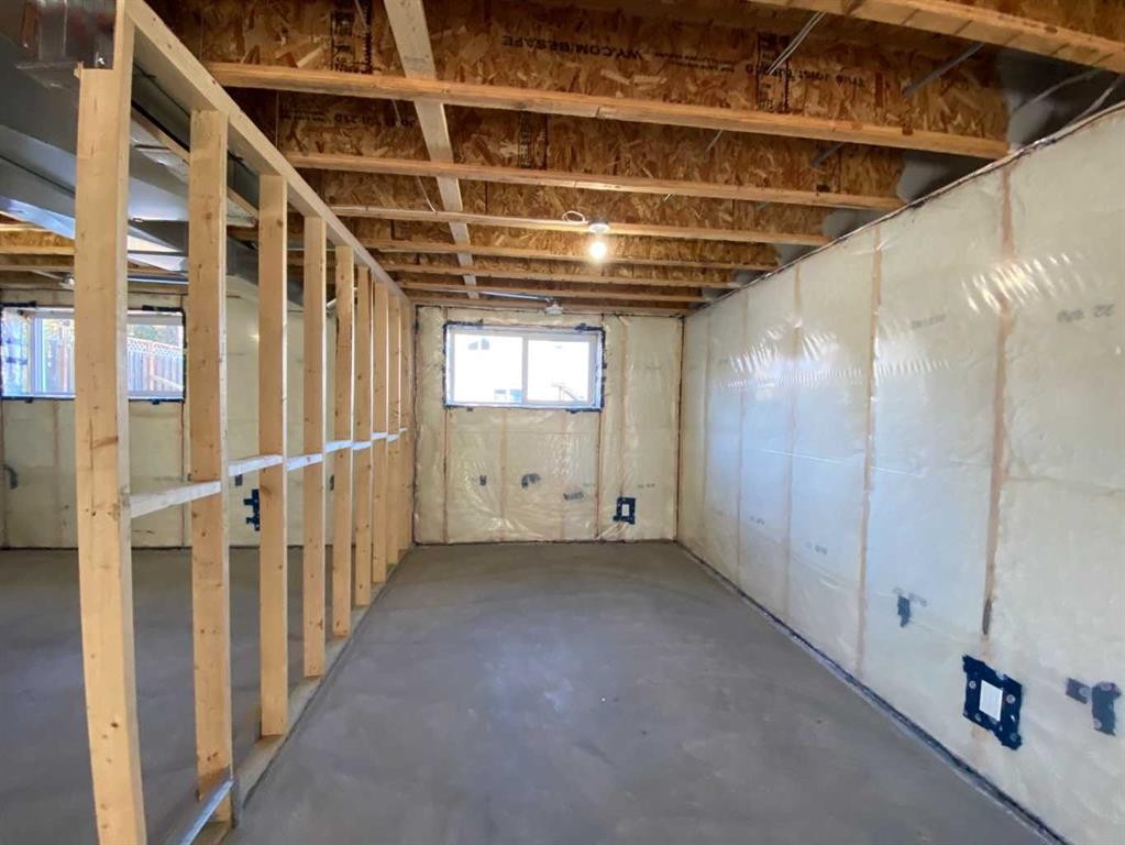 4202 57 Street, Taber, AB - Indoor Photo Showing Basement