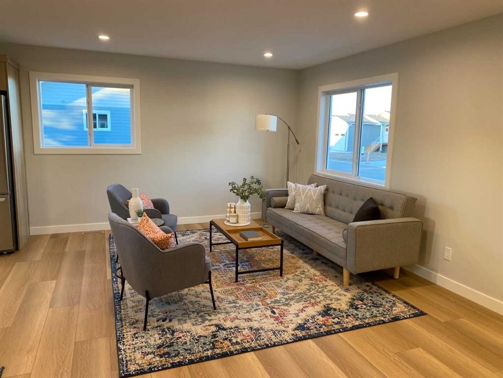 4202 57 Street, Taber, AB - Indoor Photo Showing Living Room