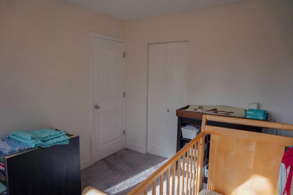 206 Mcgill Boulevard West, Lethbridge, AB - Indoor